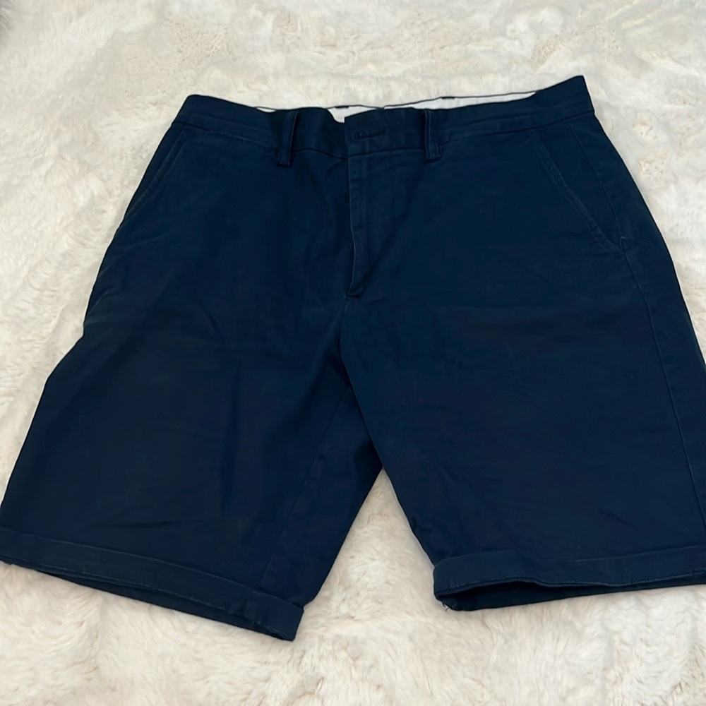 Men’s navy blue shorts. Size 32
